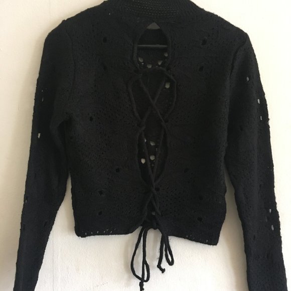 Open-back openwork sweater - Picture 3 of 5